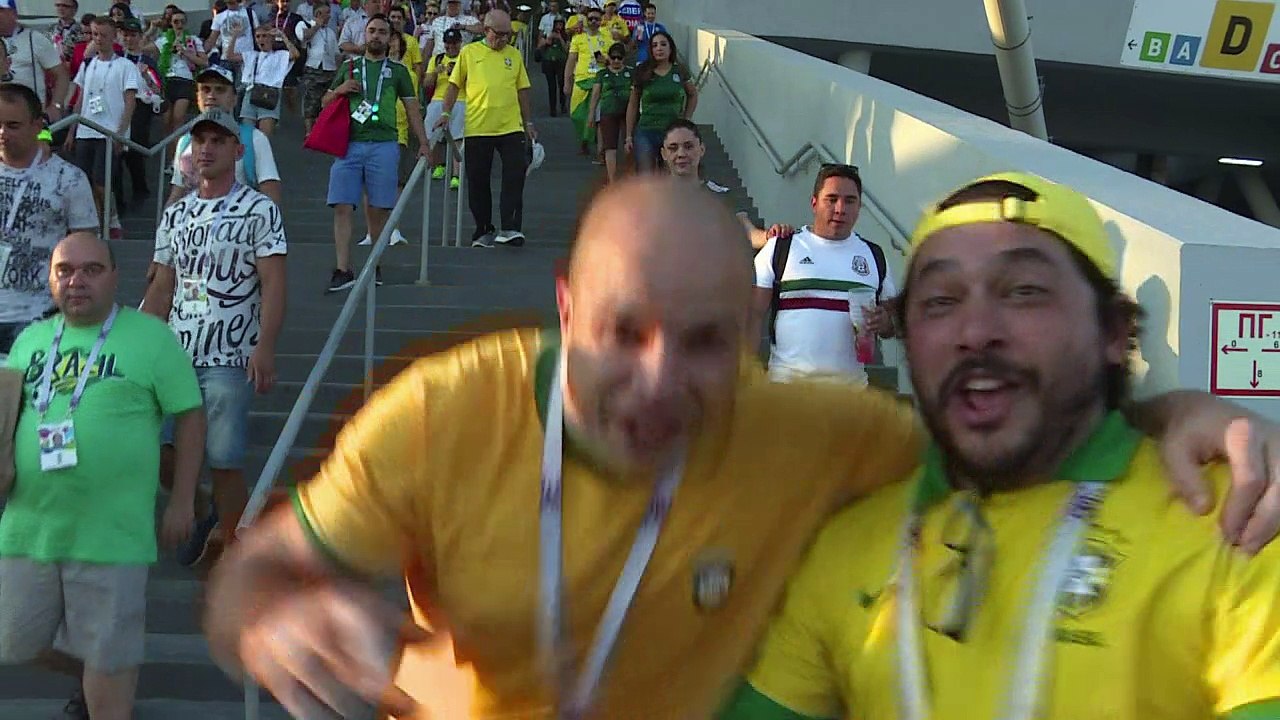 Brasileños celebran victoria, mexicanos se despiden orgullosos