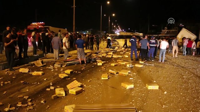 Tır bahçe duvarına çarptı: 5 yaralı - MANİSA