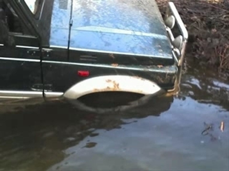 4x4 nico et son suzuki planté