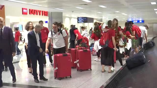 Gümüş Madalya Alan A Milli Kadın Voleybol Takımı, Yurda Döndü