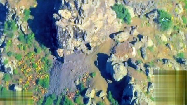 TSK:'Irak kuzeyi Zap, Avaşin-Basyan bölgeleri ve Şırnak kırsalına 02 Temmuz 2018 tarihinde düzenlenen hava harekâtları ile bölücü terör örgütüne ait sığınak, barınak ve silah/mühimmat depoları imha edilmiş; silahlı dört terörist etkisiz hale