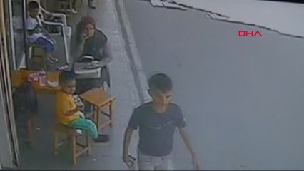 Adana Kaldırımdaki Anne ve 2 Çocuğunun Yaralandığı Kaza Kamerada