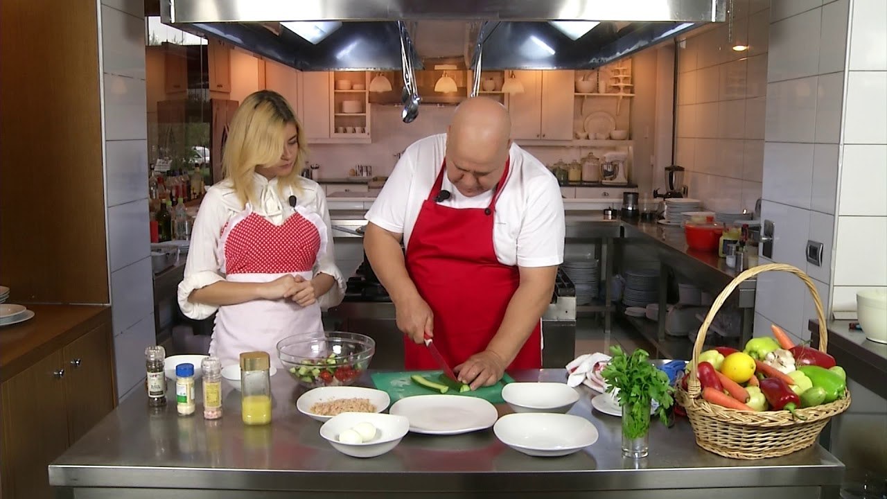 Receta Juaj - Sallatë me pene dhe ton