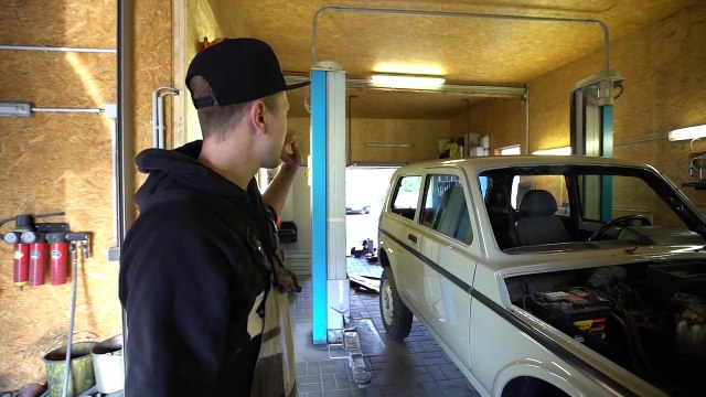 HOLYHALL | DER LADA NIMMT FORMEN AN | LADA NIVA TEIL 2