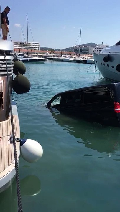 Titanic en el puerto de Ibiza
