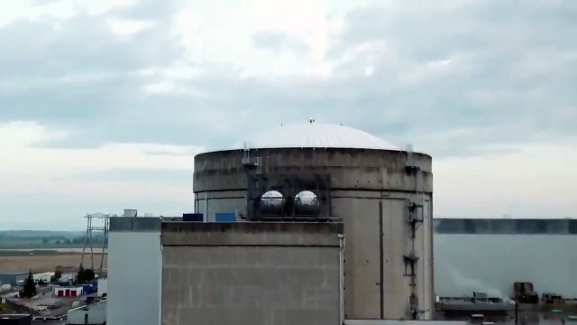 VIDEO. Greenpeace fait voler et s'écraser un drone au-dessus d'une centrale nucléaire dans l'Ain