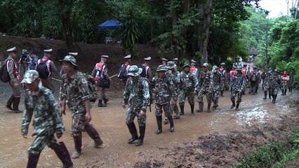 الفتيان العالقون في مغارة تايلاندية سيتلقون إعاشات وتدريبات على الغطس لأربعة أشهر قبل إجلائهم