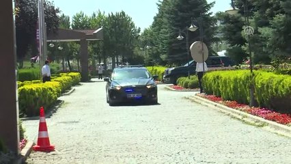 Başbakan Yıldırım, Diyanet İşleri Başkanı Erbaş'ı Ziyaret Etti