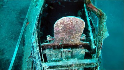 Opération sous-marine pour identifier un pilote tombé en 1944