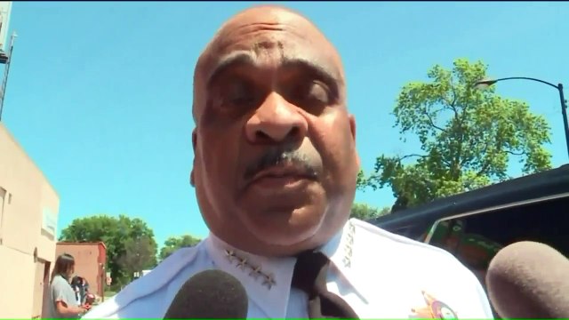 Chicago Priest to Hold Peace March Despite Plea from Police