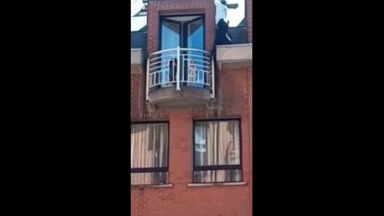 Un gardien de la paix intervient pour sauver un enfant sur un balcon