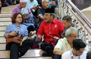 Umno supporters: Treat Najib with decency and respect