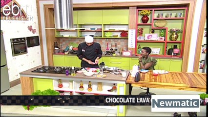 Cooking Cheese Omelette