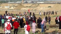 İsrail Askerleri Gazze Sınırında Onlarca Filistinliyi Yaraladı (3)