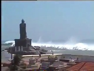 Tsunami at kerala Kovalam Beach Live 2.12.2017