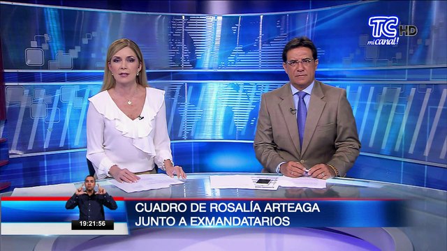 Cuadro de Rosalía Arteaga fue ubicado junto a exmandatarios