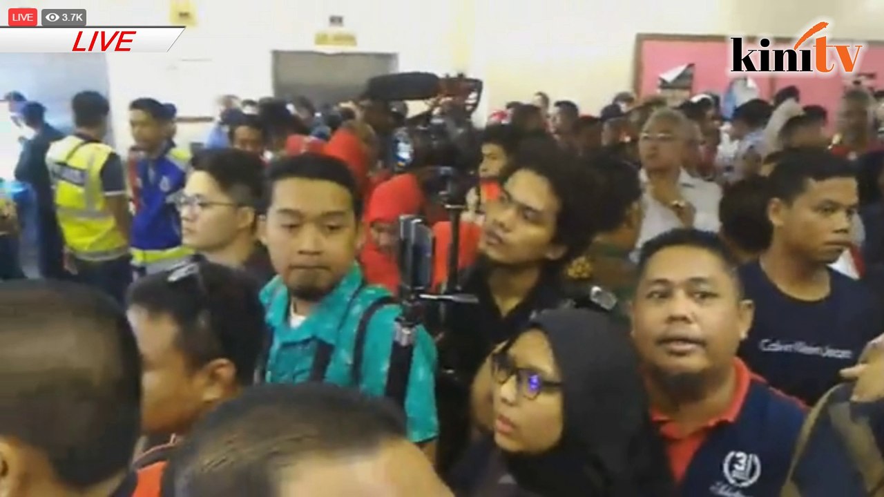 LIVE: Najib didakwa di mahkamah KL