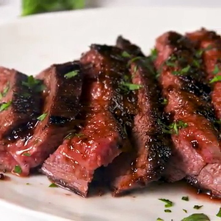 This Cajun Butter Steak has the most FLAVORFUL. SAUCE. EVER. Full recipe: