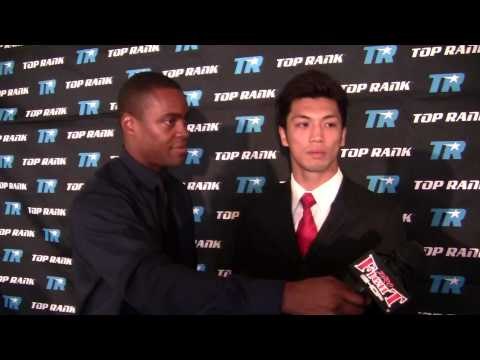 Japanese Olympic Gold Medalist Ryota Murata signs with Top Rank 日本オリンピック金メダリスト村田亮太トップランクの標識