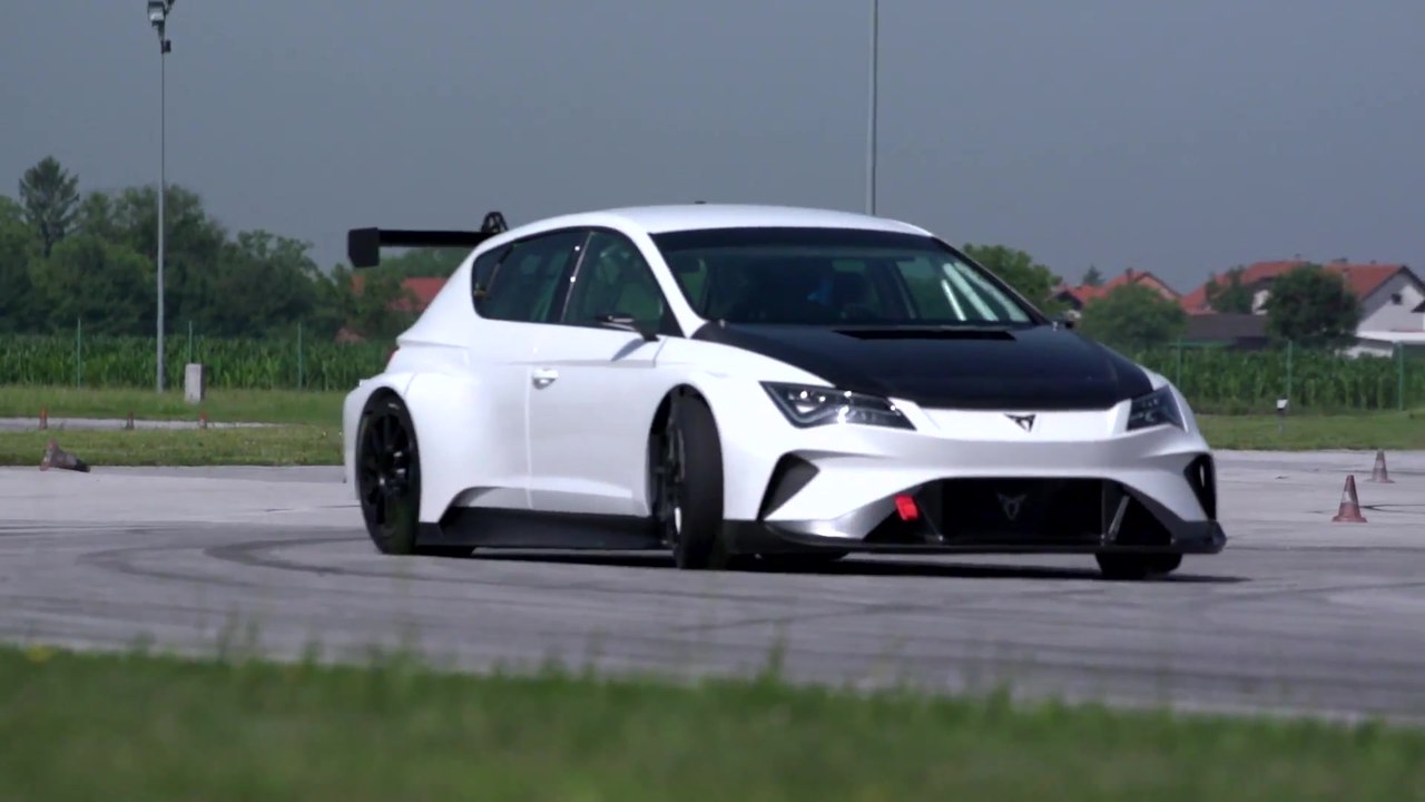 The Cupra E-Racer, driven for the first time