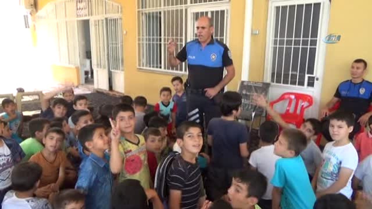 Polis Ekibinden Öğrencilere 'Çocuk İstismarı' Uyarıları