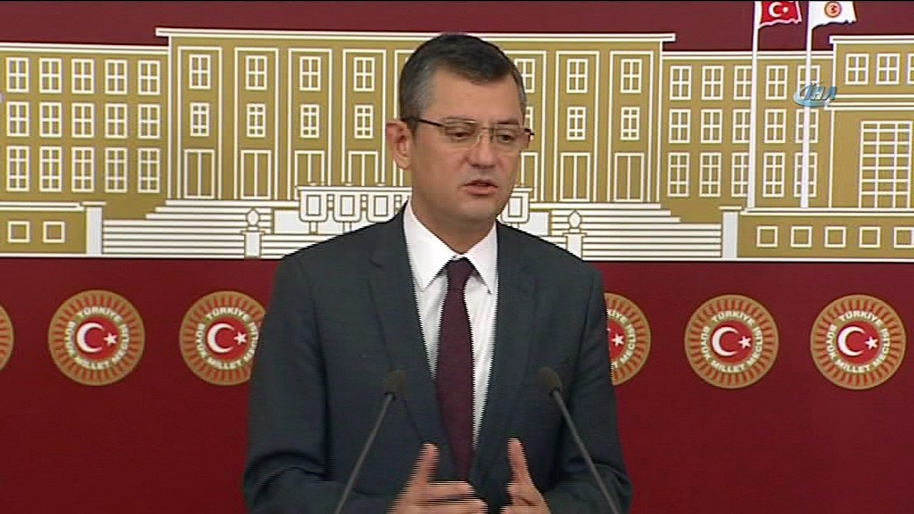 CHP Grup Başkanvekili Özel: “Savaş meydanlarında kurulmuş bir siyasi partinin ismine yakıştırma yapmak utanç vericidir”