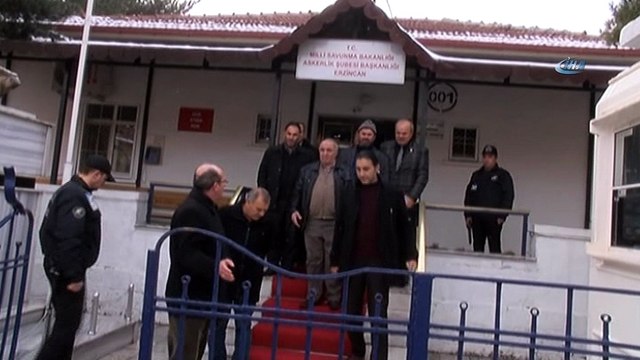 Erzincanlı muhtarlardan gönüllü askerlik başvurusu