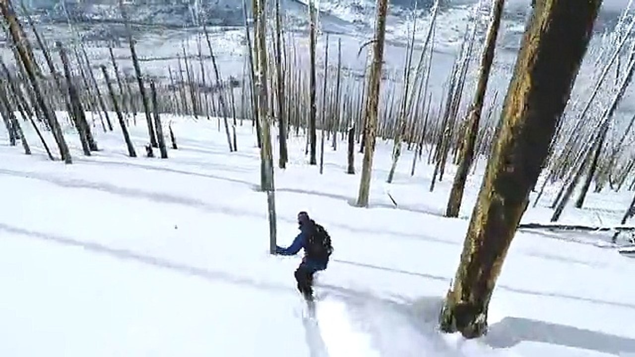 Snowboard dans la poudreuse sur une musique classique !
