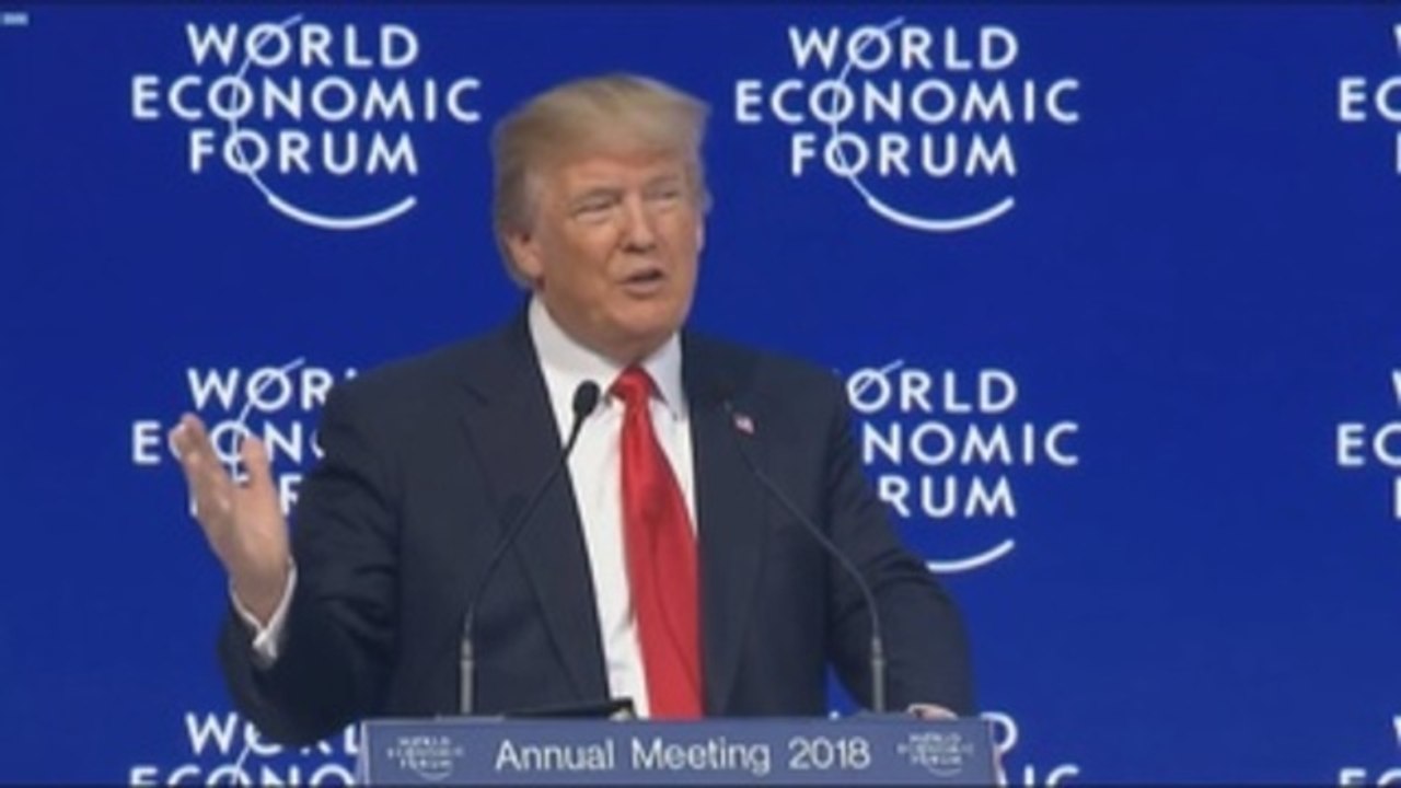 Trump ofrece en Davos colaboración, pero con "EEUU primero" y bajo sus reglas