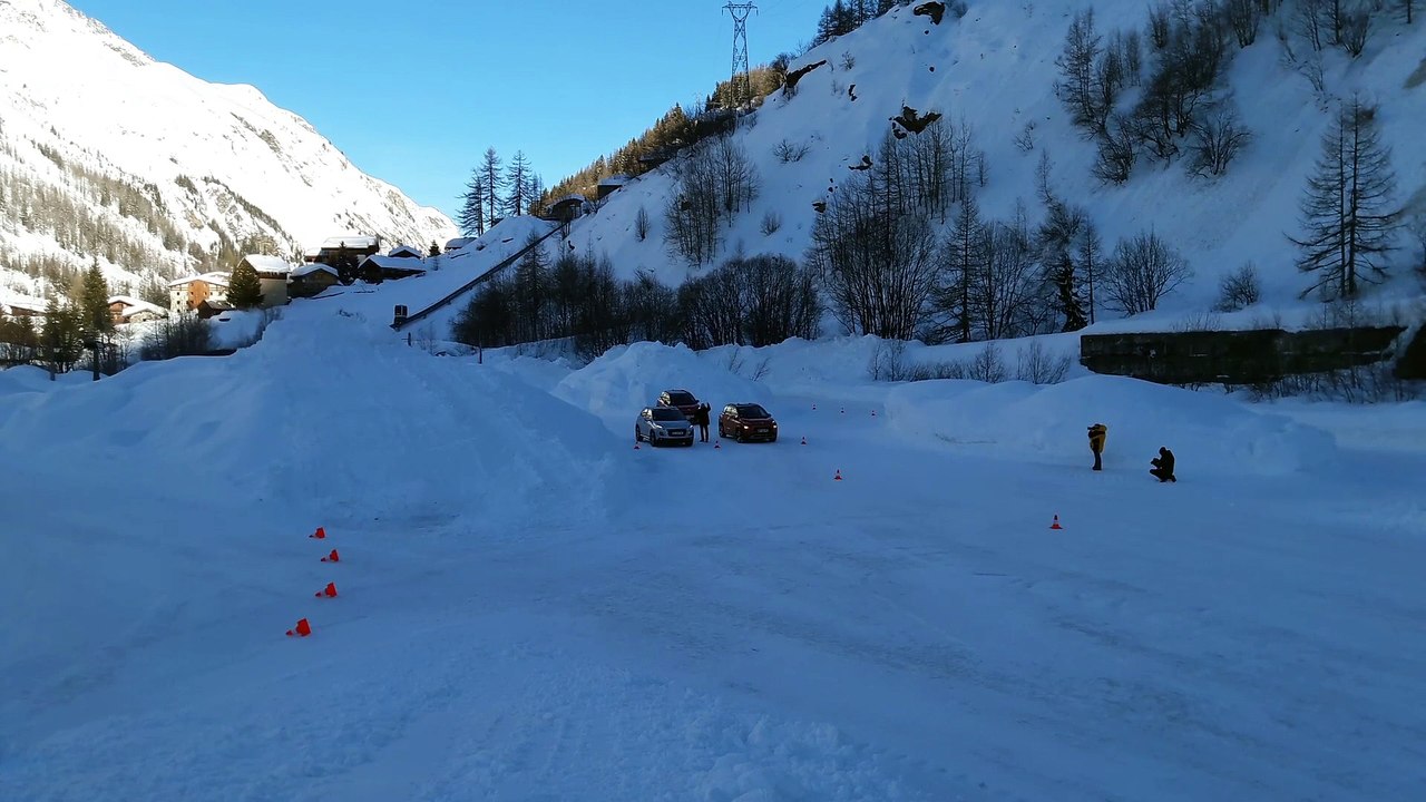 Comparatif 4x4 pneus été contre C3 Aircross Grip Control pneus mixtes