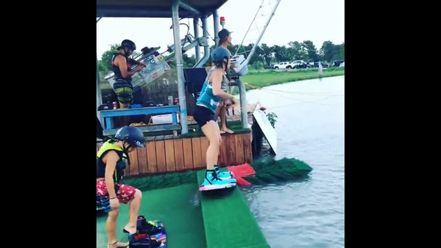 Caidas y videos graciosos 2017 Super caidas chistosas golpes bromas sustos videos de risa[1]