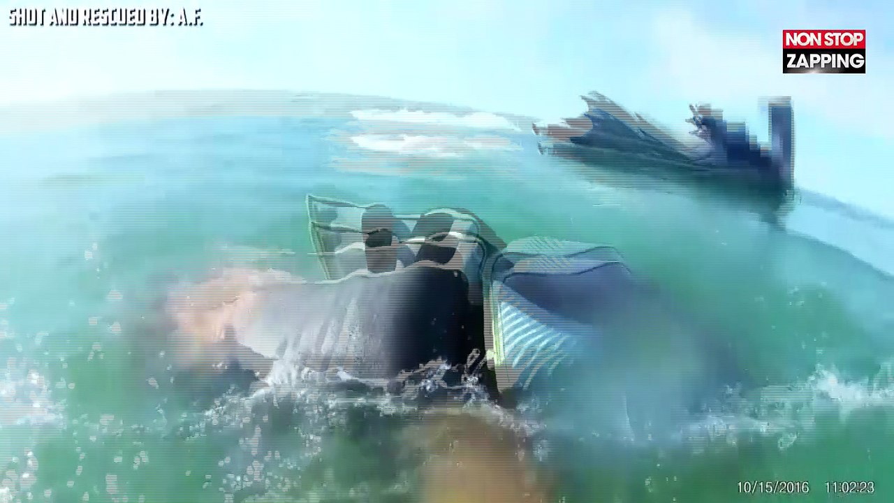 Un homme fait un très violent atterrissage en jet-ski, la vidéo choc