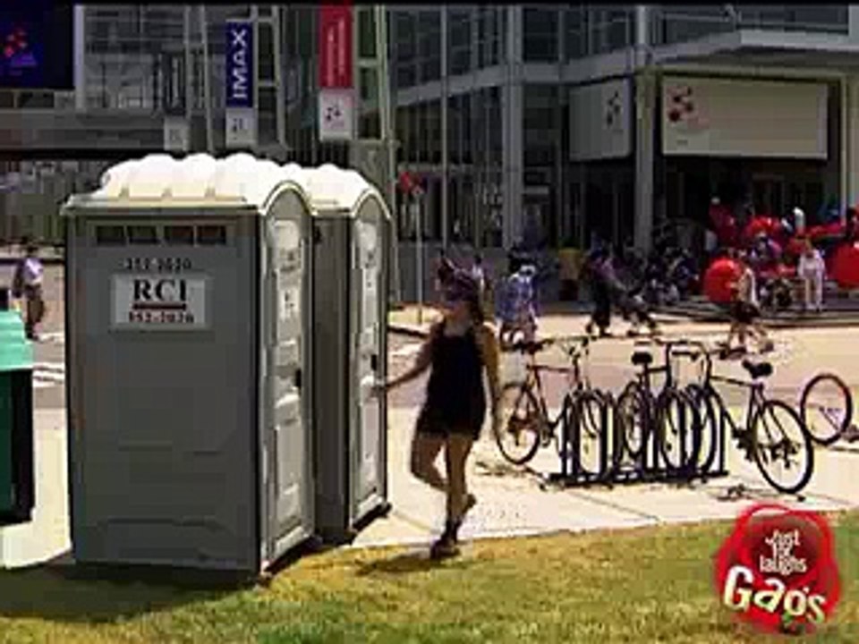 Funniest Head Surprise From Toilet(whatsappmasti.com)