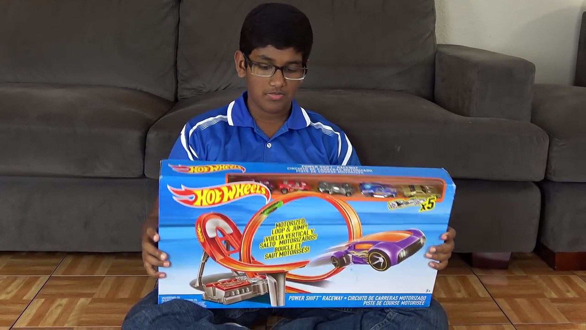 hot wheels motorized loop and jump