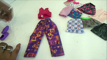 Abriendo Bolsitas con Laurita: Ropa de Barbie (Nov 2017) Video 4