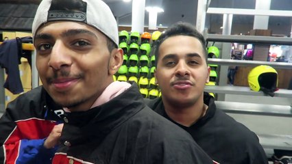 دخلت القرية الثلجية ❄️ - انكسرت رجلي من كثر ما اطيح ⛷ !!!