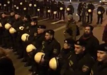 Police Cordon Off Protesters From Fraternity Balls in Vienna