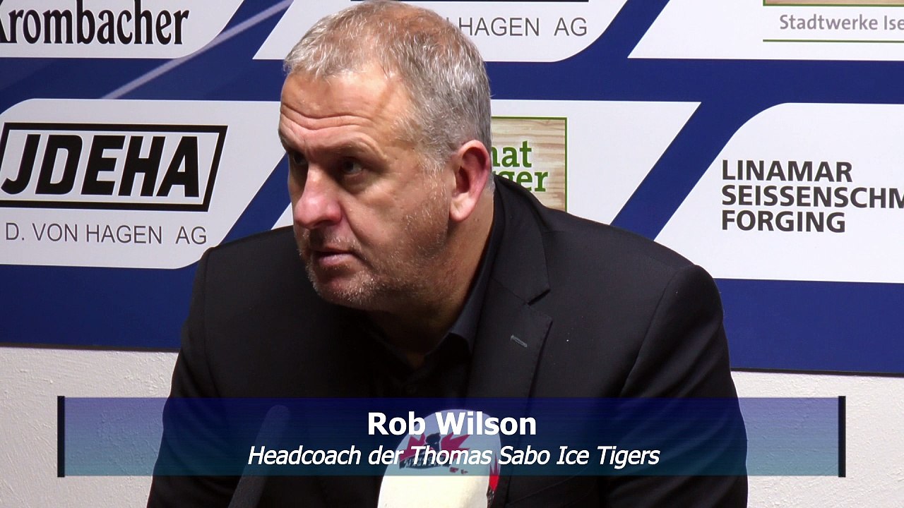 Roosters feiern Kampfsieg gegen die Ice Tigers