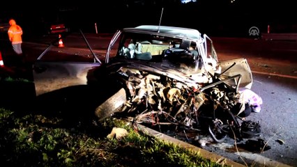 Balıkesir'de otomobille tır çarpıştı: 2 ölü, 2 yaralı