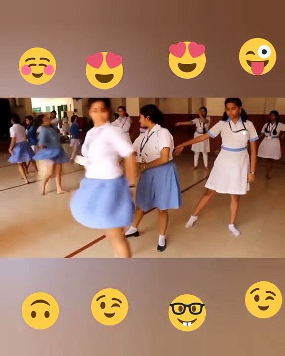 இணையத்தில் வைரலாகும் பாடசாலை மாணவிகளின் வீடியோ!