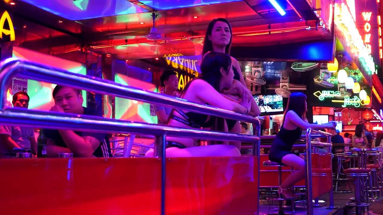 NANA PLAZA AND SOI COWBOY (BANGKOK 2017 HD)
