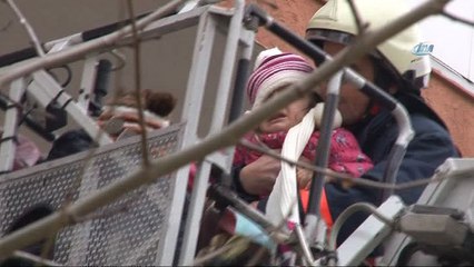 Esenyurt'ta film sahnesi gibi kurtarma operasyonu