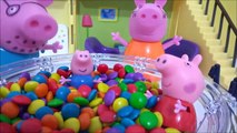 Pig George da Família Peppa Pig - Piscina de Bolinhas de Chocolate!! Vários episódios Peppa Pig