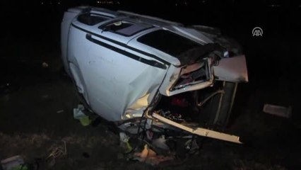 Afyonkarahisar'da Hafif Ticari Araç Devrildi: 8 Yaralı