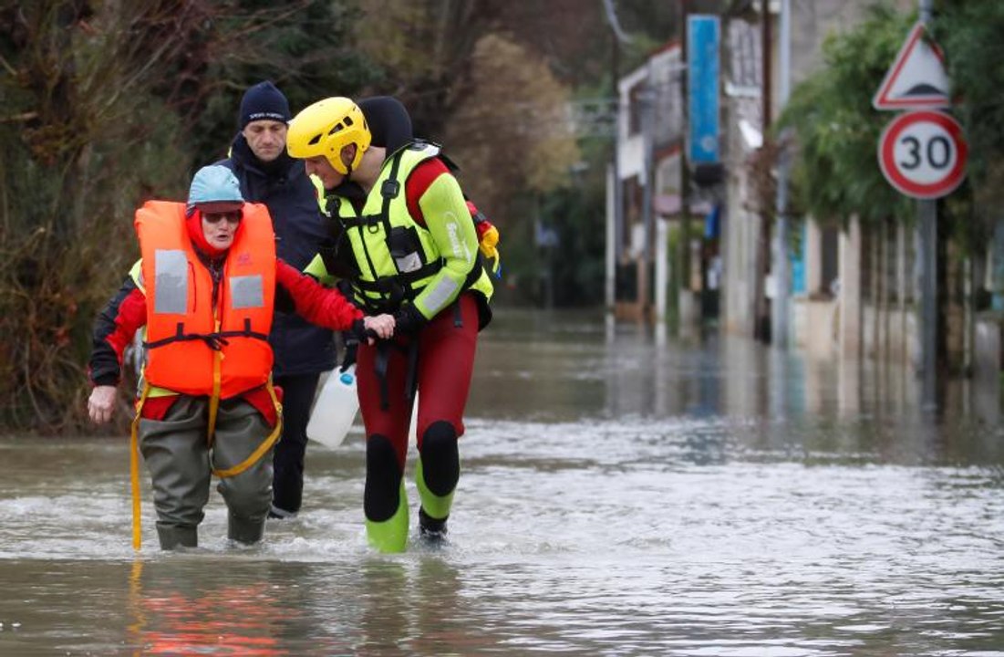 Paris under water
