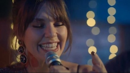 Aslı Enver, Söylediği Şarkıyla Ekran Başındakileri Mest Etti