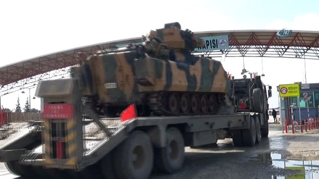 Öncüpınar Sınır Kapısı’ndan Afrin’e zırhlı birlik sevkiyatı