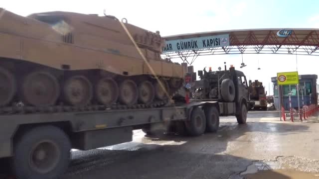 Öncüpınar Sınır Kapısı'ndan Afrin'e Zırhlı Birlik Sevkiyatı