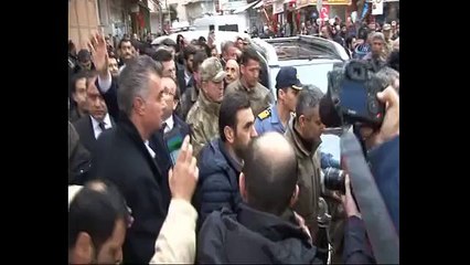Genelkurmay Başkanı Akar, roket düşen yerde incelemelerde bulundu