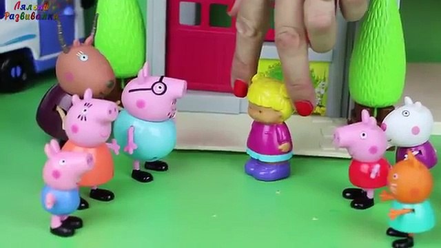 Свинка Пеппа с семьей и друзьями едет на отдых. Солнышко, пляж, бассейн. Peppa pig new